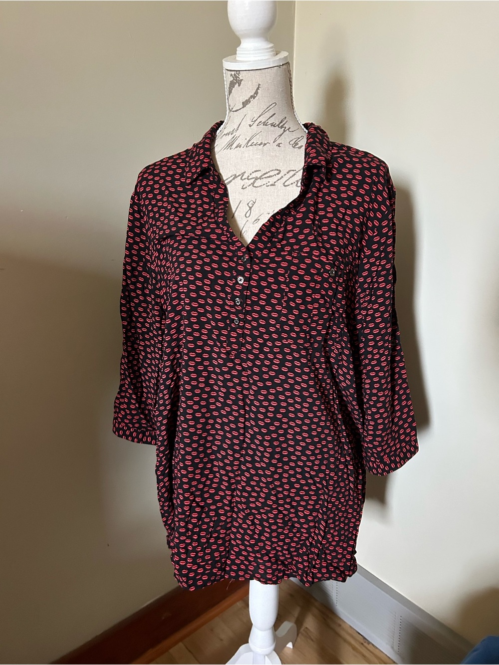 Reitmans Black Tunic Dress with Red Lip Print